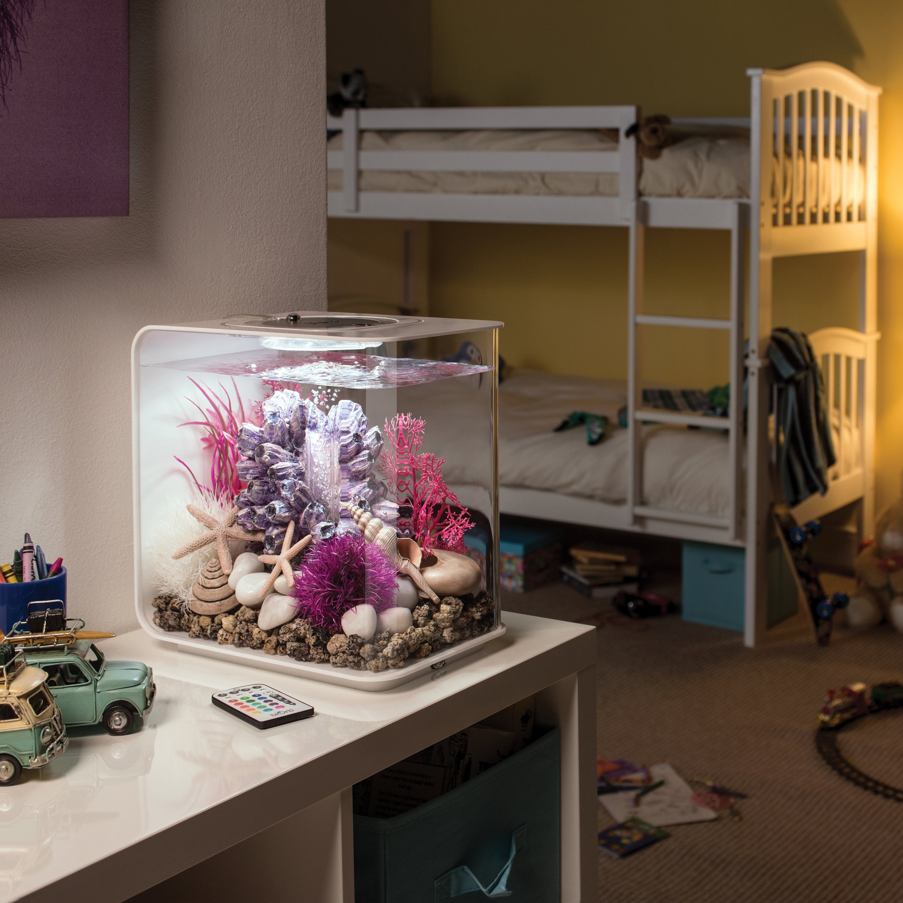 Get inspiration for your aquarium design by using the biOrb Plant Set